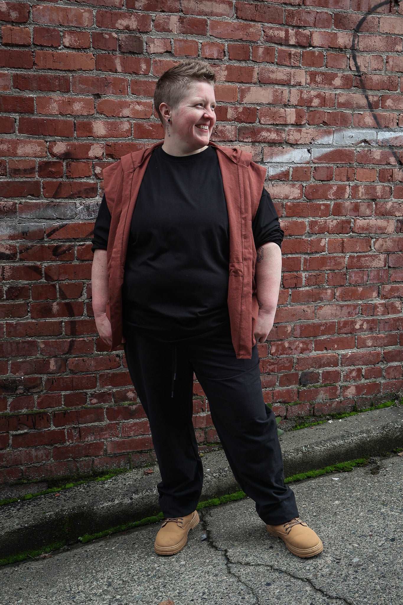 The Easy Layer Hooded Vest in Deep Terra