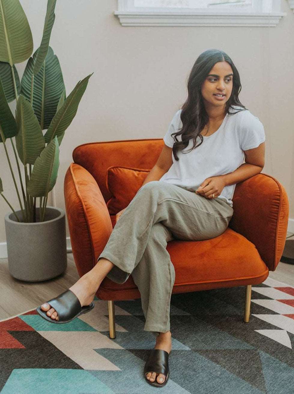 The Linen Pant in Olive